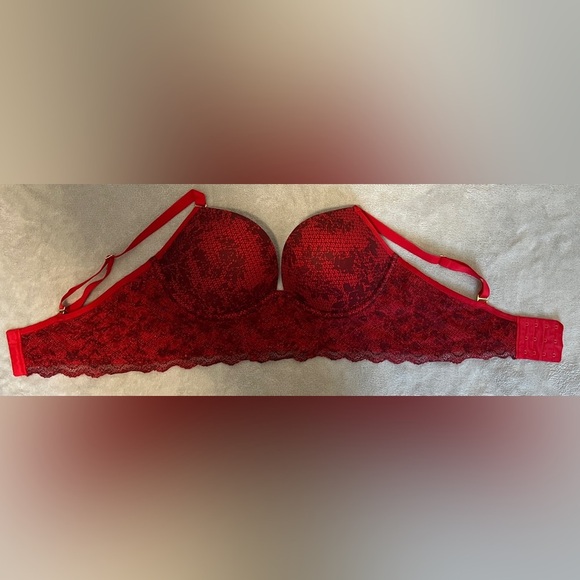 Leonisa Chic, comfortable and sexy red strapless bra - Picture 4 of 12